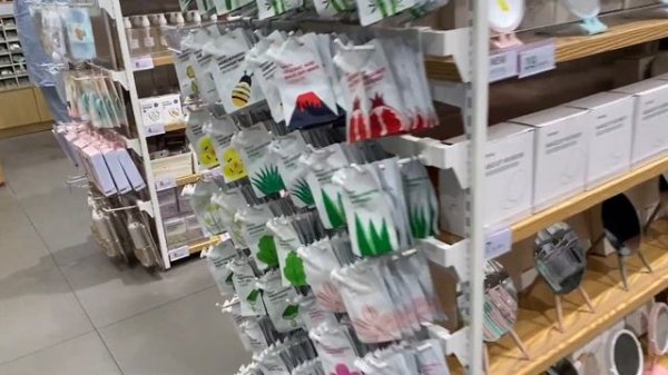 Abu Dhabi Mall | City Tour Abu Dhabi #Shopping #Windowshopping #Shopping #AbuDhabimall #AbuDhabi