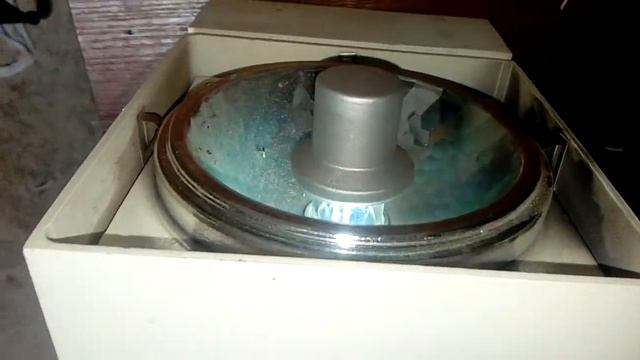 Попытка включить прожектор с неисправной лампой PHILIPS Master Colour CDM-R111 35W/830 24D