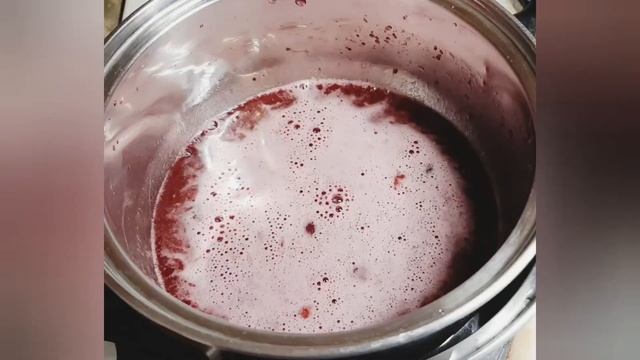 Хрустящие Пирожки с малиновым вареньем смотреть онлайн