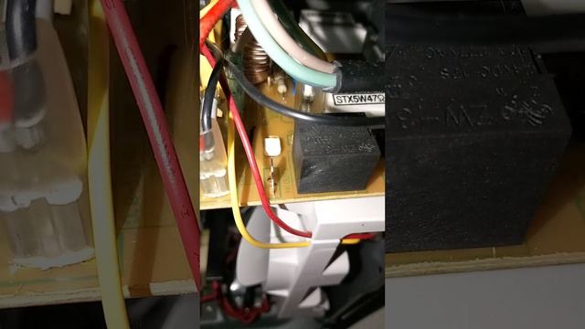 Обзор микроволновой печи SHARP R-6000R(K) смотреть онлайн