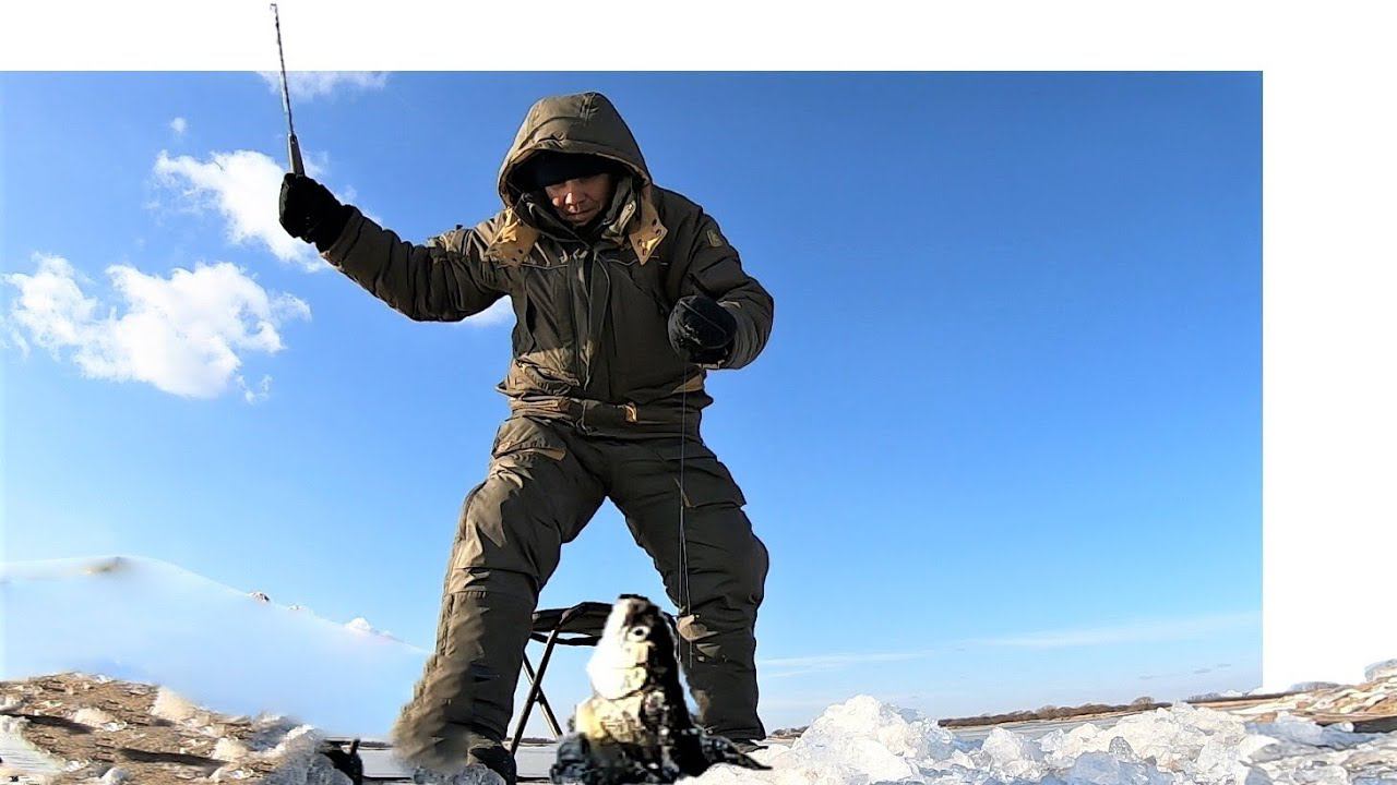 Зимняя рыбалка на щуку. Рыба сиг. Рыбалка на Амуре. смотреть онлайн