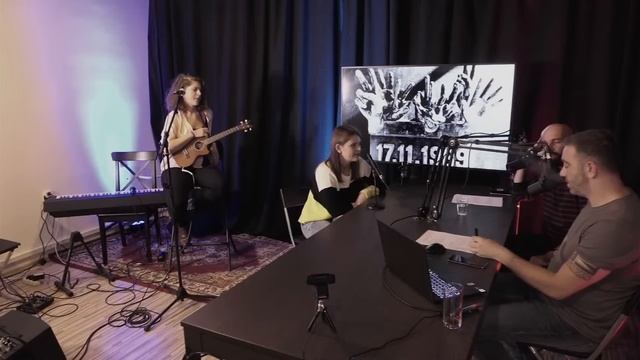 Silný Novembrový podcast s Tomášom Hudákom a Michaelom Szatmarym смотреть онлайн