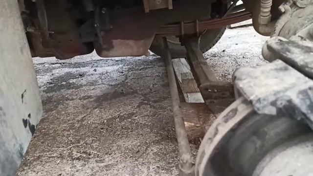 Ремонт рессоры Baw Fenix 1044 E3 часть 1 смотреть онлайн