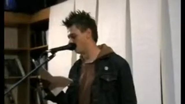 Илья Симоненко читает стихи Анны Новицкой смотреть онлайн