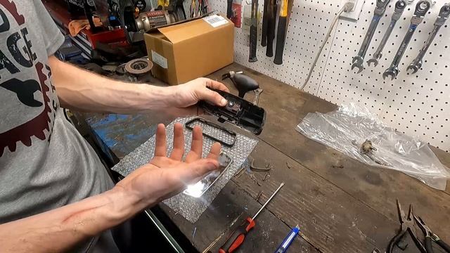 Repairing our Shaking Rear View Mirror for our Fiat 124 Spider Project! смотреть онлайн