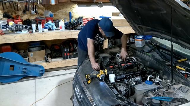 2009 Audi a4 Valve Cover Gasket and Intake Manifold Replacement смотреть онлайн