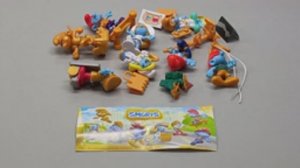 СМУРФИКИ В ГОРОДЕ - SMURFS IN THE CITY - Киндер Сюрприз - 2018 - сравнение с "Золотым" перевыпуском.