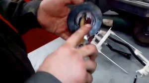 замена топливного фильтра  Kia Sorento бензин 001