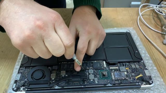 Глючит трекпад MacBook Air 11 Mid 2011 A1370 смотреть онлайн