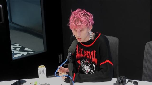 MGK Reveals Return to Rap, Addresses the Hate, Explains Mainstream Sell Out, Tickets to My Downfall смотреть онлайн