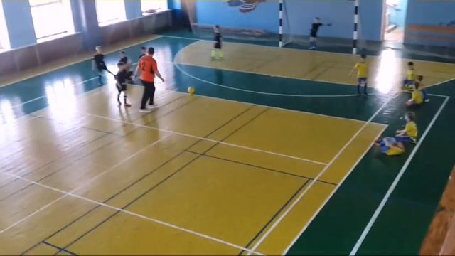 Соккербол. Даша в воротах, мастер класс. Поздравления пацанов с 23 февраля . И поздравления игрока смотреть онлайн