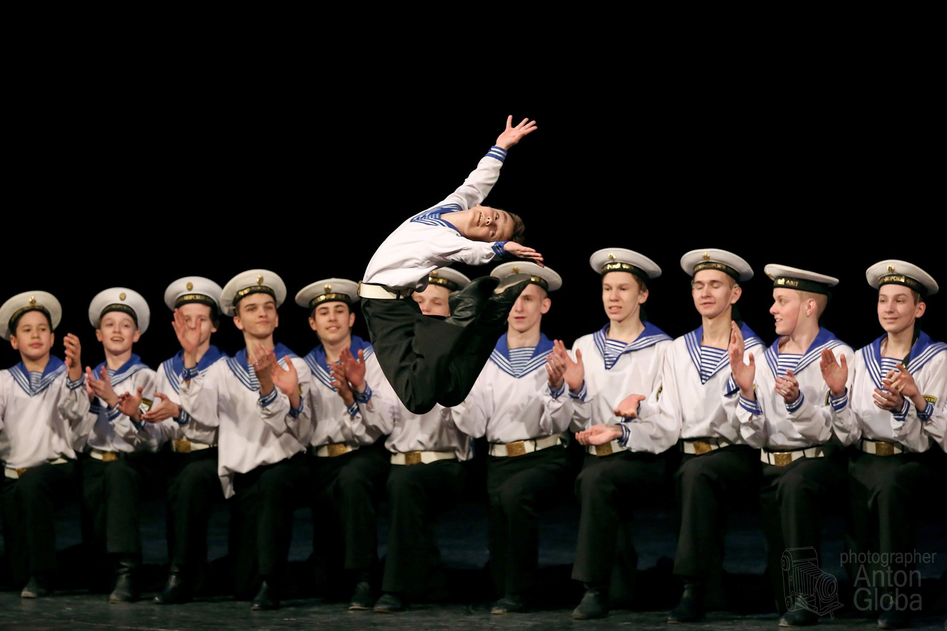 "Юнги на корабле", Ансамбль Локтева. "Jungi on the ship", Loktev Ensemble. 4К смотреть онлайн