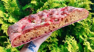 Розовая Фокачча на закваске, без химических красителей, только натуральные ингредиенты!