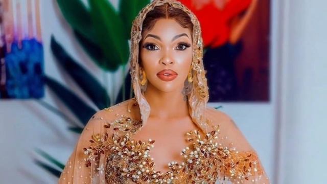 WAREMBO MASTAA MA-FASHION KÌĹĹÈŔ BONGO KWENYE INDUSTRY смотреть онлайн