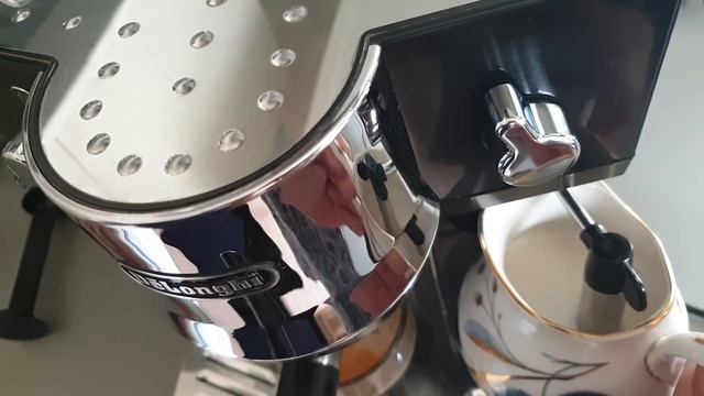Delonghi EC820 (06/10/2020). Кофе + молоко смотреть онлайн