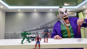 Дедпул против Джокера!!! супергерои играюс с марвел игрушками-супергероями!!!