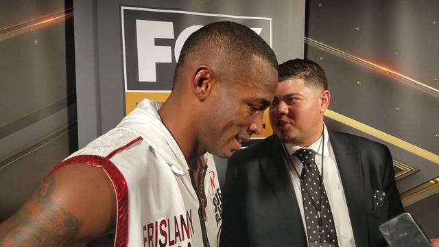 Erislandy Lara acaba con la inocencia del hermano del Canelo Alvarez смотреть онлайн