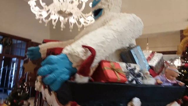 Royal Park Hotel 2018 gingerbread train display смотреть онлайн