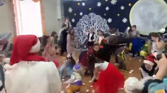 Проводы года 2021. 25.12.утренник в школе. 2б кл. смотреть онлайн