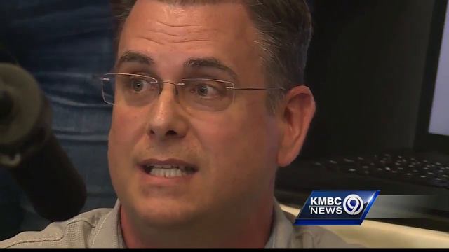 Healthcare town hall with Kan. Sen. Jerry Moran packed with people from across the state смотреть онлайн