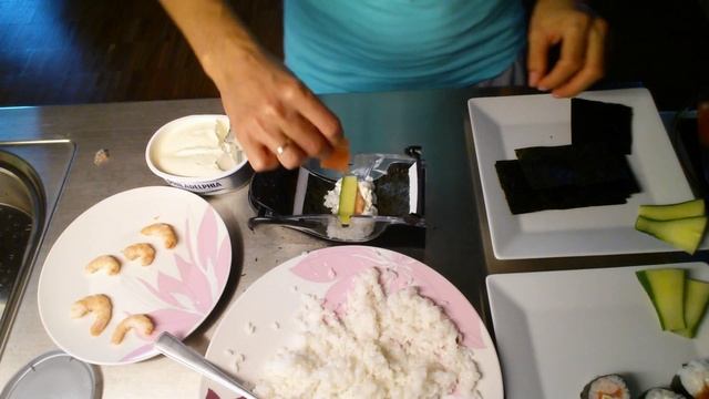 Роллы и суши в домашних условиях. Машинка для роллов с Алиэкспресс. смотреть онлайн