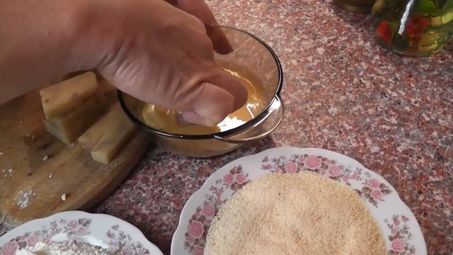 Cыр в панировке / Жареный сыр в панировке на сковороде смотреть онлайн