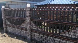 начял красить забор из артбетона