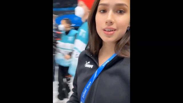 Алина Загитова на Олимпиаде стала видеоблогером. смотреть онлайн