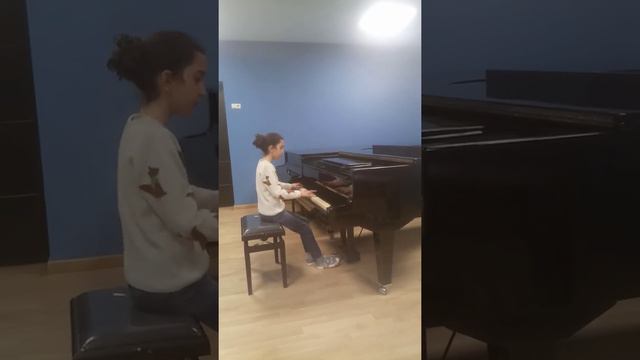 Бах-Инвенция -4 D-minor BWV 775. Э.Григ-Поэтические картинки соч.3 смотреть онлайн