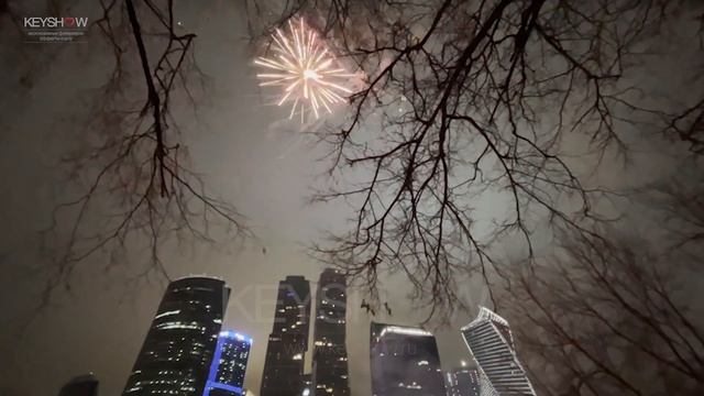 Наземный фейерверк с небольшим салютом