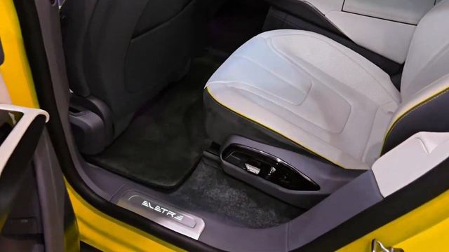 2024 Lotus Eletre Review: Electrifying Excellence смотреть онлайн