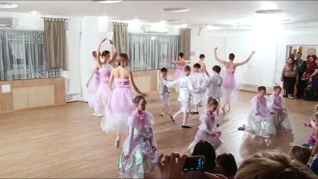 П И Чайковский Вальс из б щелкунчик смотреть онлайн