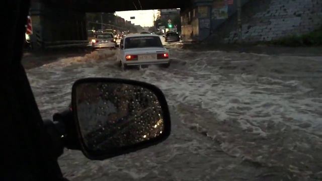 Ужасный потоп в Екатеринбурге 23.06.2015 смотреть онлайн