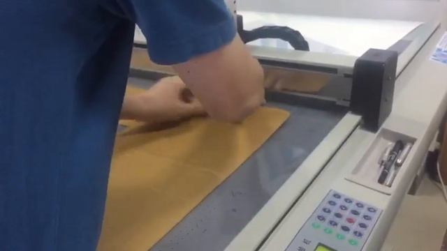 AOKE DCH30 CNC Flatbed Cutting Plotter E Flute Corrugated Carton Box Die Cut Sample Maker Machine