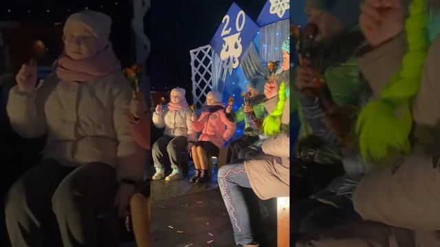 Игра на ложках - Выступление на открытии новогодней елки 23.12.2022 ? смотреть онлайн