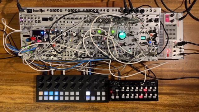 Modular Techno with Winston Churchill смотреть онлайн