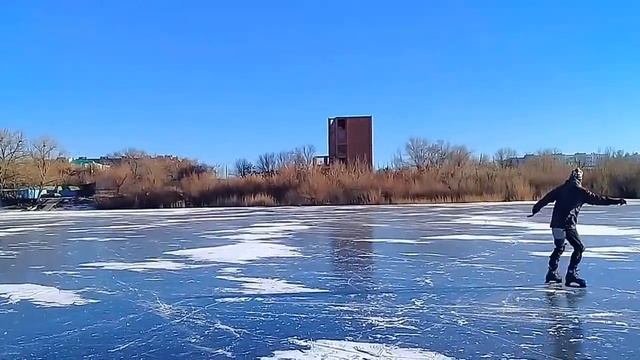 Прогрессивный кайт-сёрфинг на просторах астраханского затона смотреть онлайн