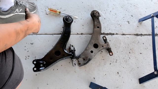 HowTo: 2002-2006 Toyota Camry Front Lower Control Arms смотреть онлайн