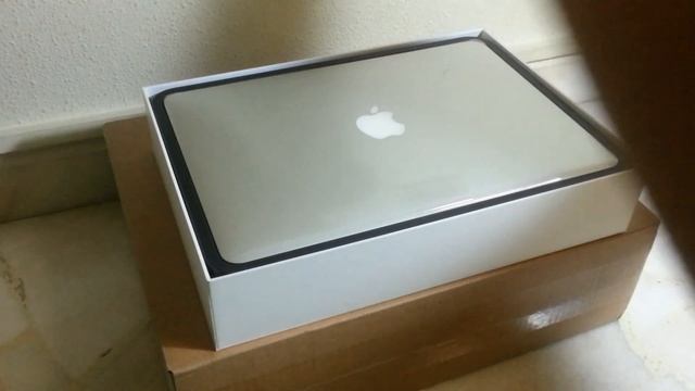 13 inch Retina MacBook Pro - Unboxing - Mid 2014 смотреть онлайн