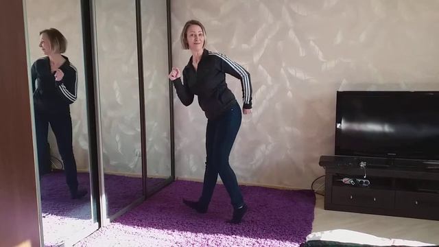 #танцуемдома Шаг _пяточки-носочки_ смотреть онлайн