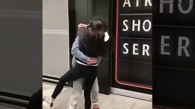 Встреча двух влюблённых❤️? смотреть онлайн