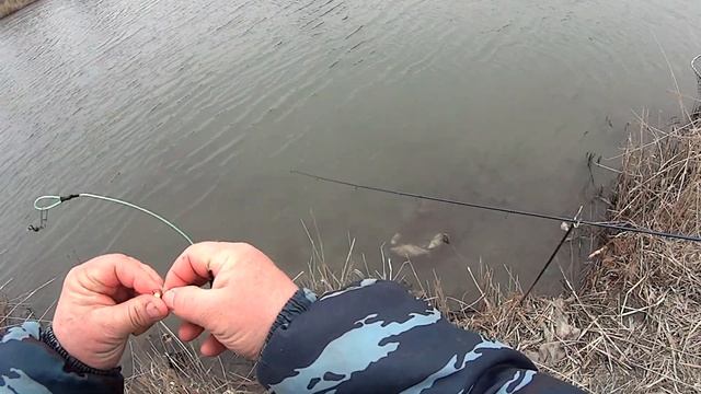 А порыбалимка 10/21г. Теплый канал в середине апреля. смотреть онлайн