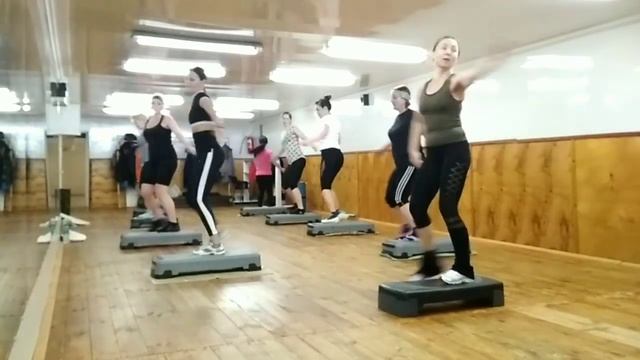Степ аэробика fitnes Кропивницкий,для среднего уровня подготовки смотреть онлайн