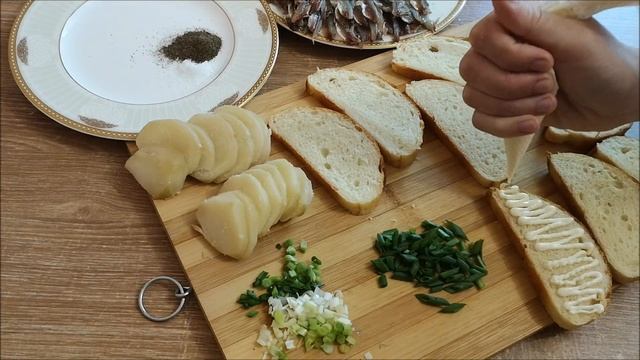 Бутерброды с хамсой и картофелем ПРОСТО и ВКУСНО закусочные бутерброды смотреть онлайн