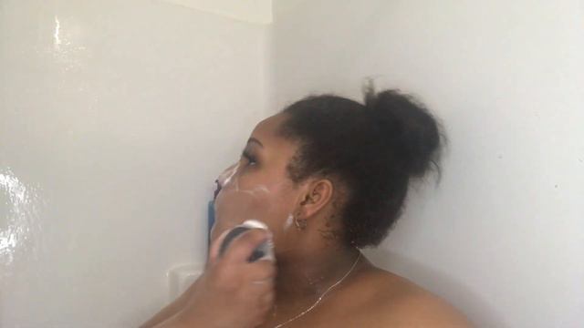 Lavender Shower Routine| Using Only Lavender Scented Products! смотреть онлайн