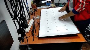 Темные пятна на экране телевизора TCL   LED40D2900A