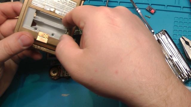 Знакомство с GameBoy. Забываем о страшных батарейках и ставим АКБ_0002 смотреть онлайн