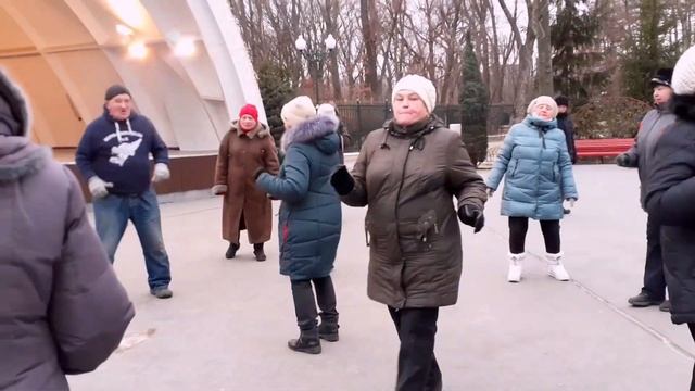 ДЕВОЧКА В ПЛАТЬЕ ИЗ СИТЦА!???/ТАНЦЫ В ПАРКЕ ГОРЬКОГО ХАРЬКОВ ФЕВРАЛЬ 2021 смотреть онлайн