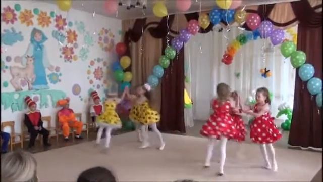 Танец "Матрешечки". Видео Юлии Буговой. смотреть онлайн