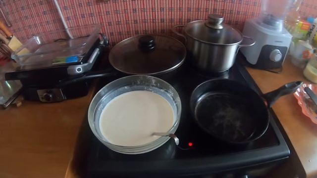 Масленица! Блинчики со сметаной и вареньем! Очень вкусно! смотреть онлайн